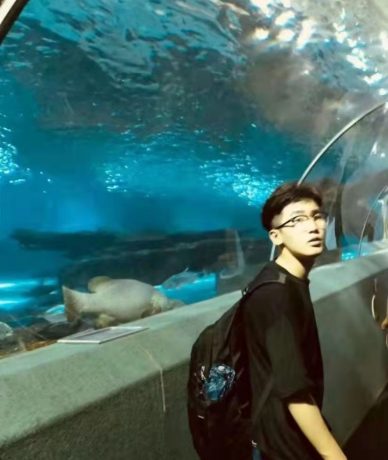 《地下室拍摄始末》导演照片