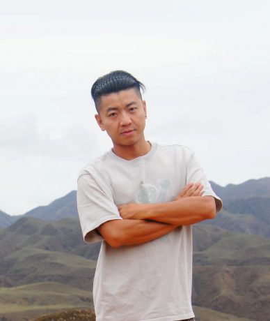 导演:何杨