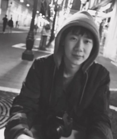 2.《房间切片》导演照片