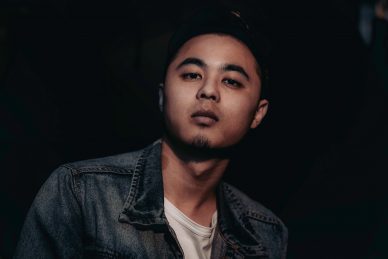 爱（AI）和你之间钱弈成 导演近照