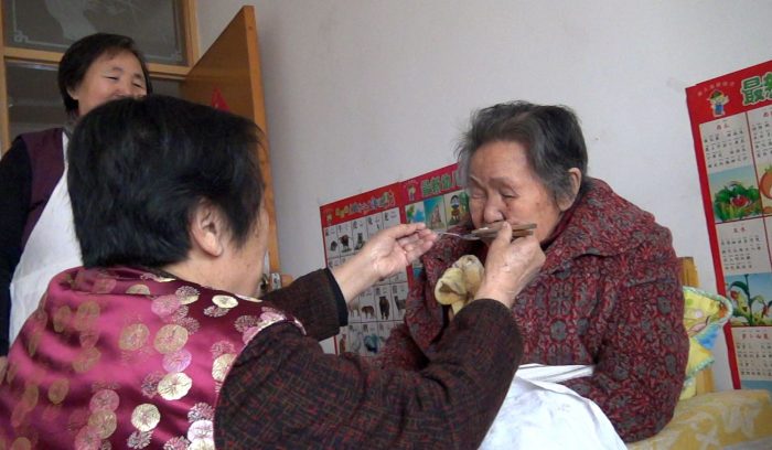 姥娘，奶奶和我剧照-1